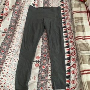 2 LEFT!! Women’s leggings from garage. They fit a size 6 pants.